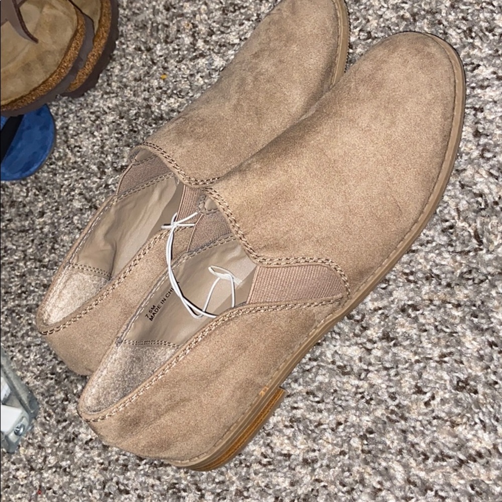 Dress shoes